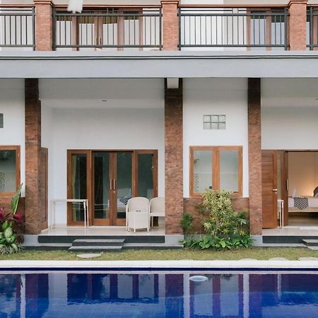 Nanda Homestay Canggu Buitenkant foto